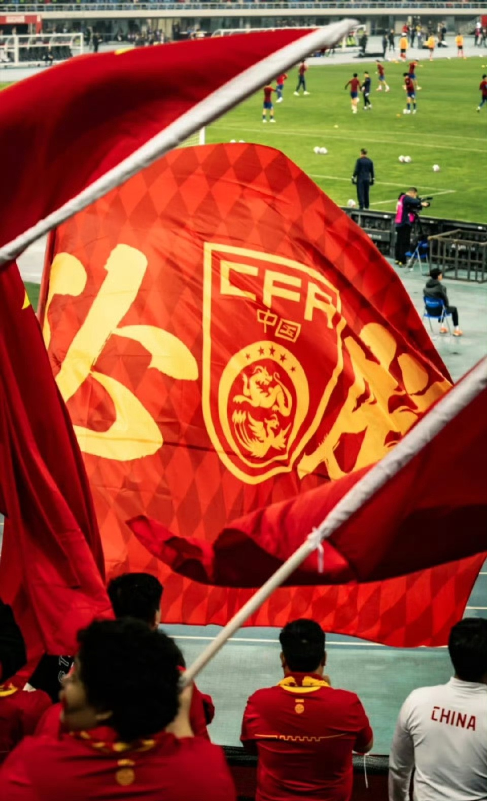 开云app-包含赛地聚焦：欧超杯赛前热度飙升，北京国安临场应变，球迷炸锅，纪律约束更严格的词条-开云app